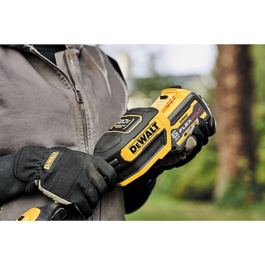 DEWALT 20V MAX* 14 in. Folding String Trimmer