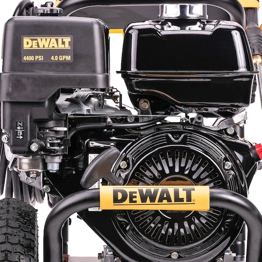 DEWALT Cold Water Gas Pressure Washer Powered by Honda® with AAA Triplex Pump (4400 PSI at 4.0 GPM)