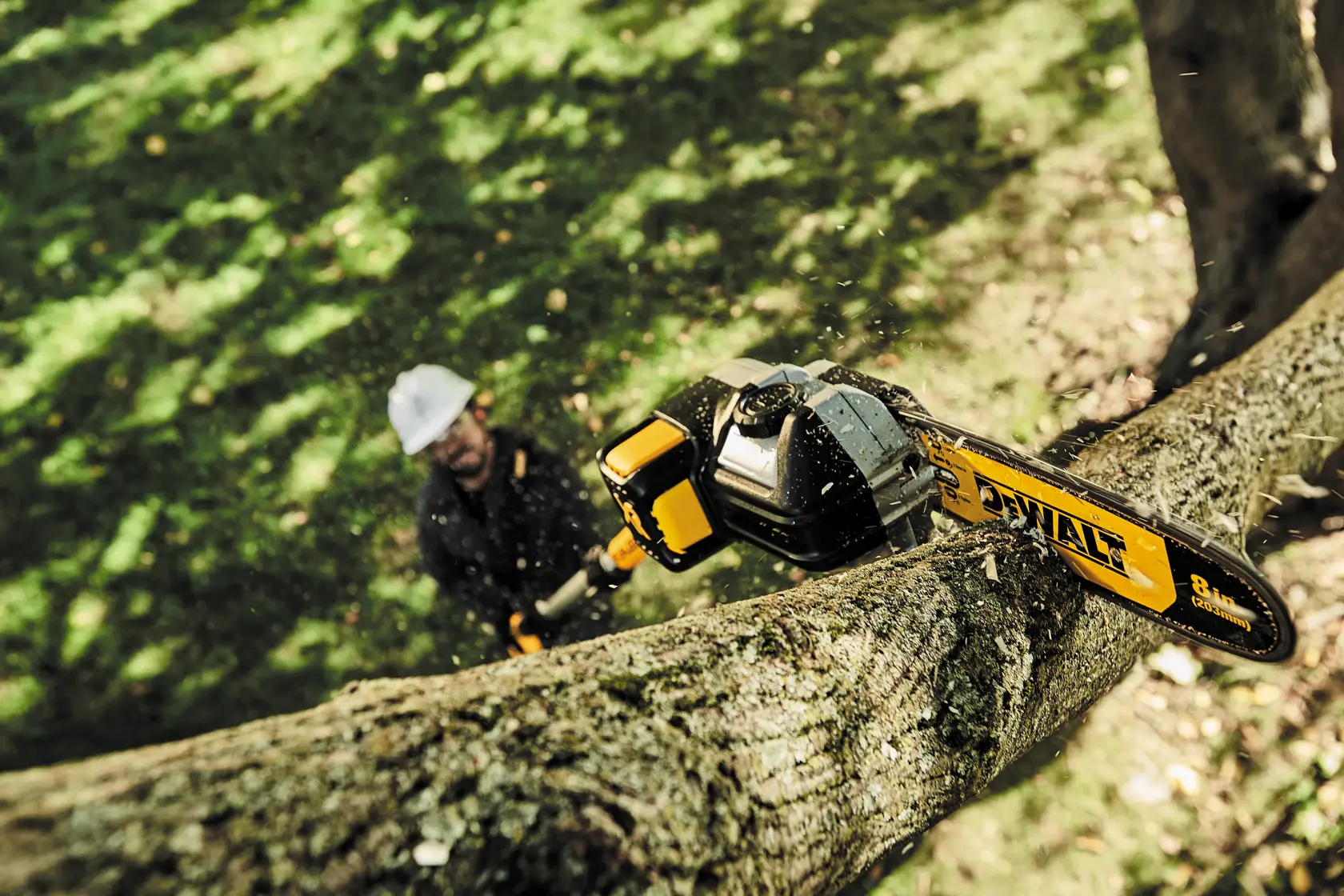DEWALT® 20V MAX* XR brushless cordless pole saw (tool only)